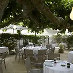 Logis - Restaurant Maison Claude Darroze Hotel