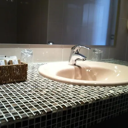Hotel Logis - Restaurant Maison Claude Darroze 3*