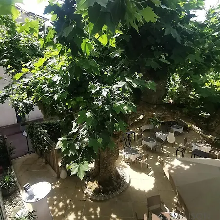 Logis - Restaurant Maison Claude Darroze 3*