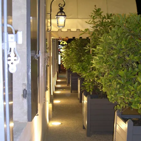 Hotel Logis - Restaurant Maison Claude Darroze