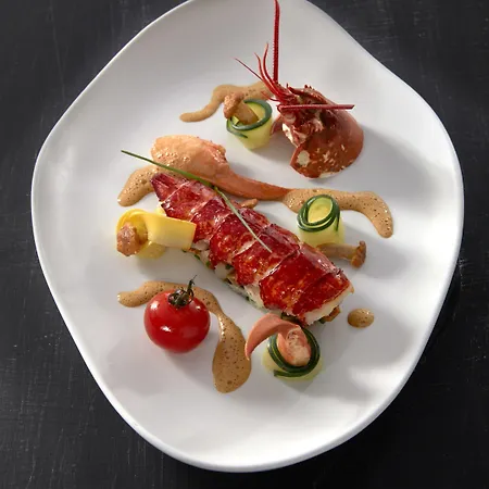 מלון Logis - Restaurant Maison Claude Darroze 3*