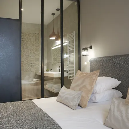 Hotel Logis - Restaurant Maison Claude Darroze 3*