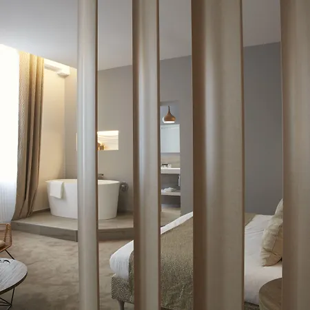 Logis - Restaurant Maison Claude Darroze Hotel