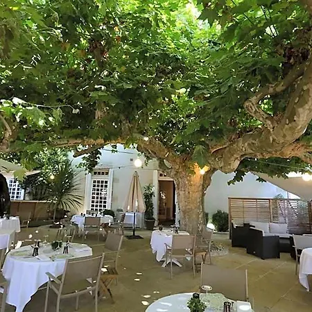 Hotel Logis - Restaurant Maison Claude Darroze 3*