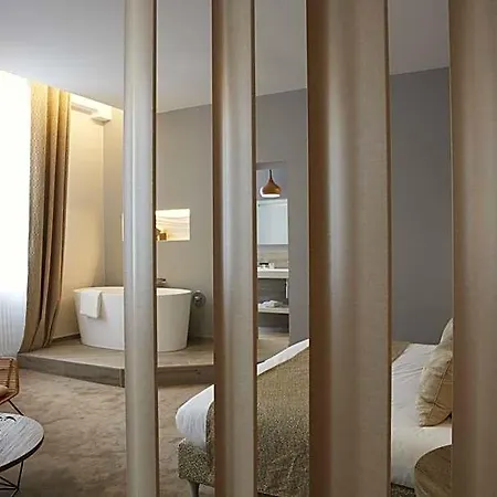 Logis - Restaurant Maison Claude Darroze 3*