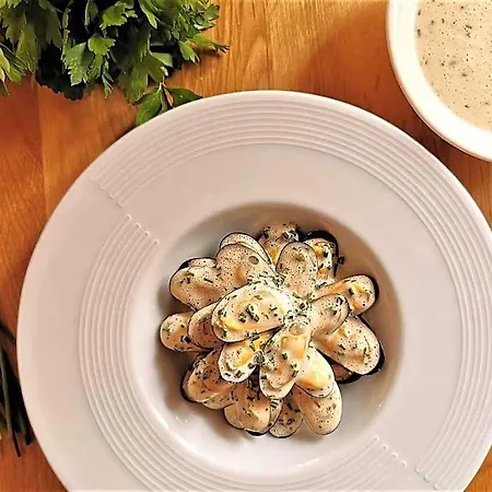 Hotel Logis - Restaurant Maison Claude Darroze Langon (Gironde)