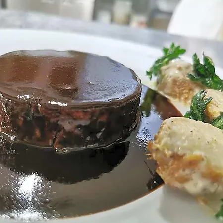 Logis - Restaurant Maison Claude Darroze Hotel