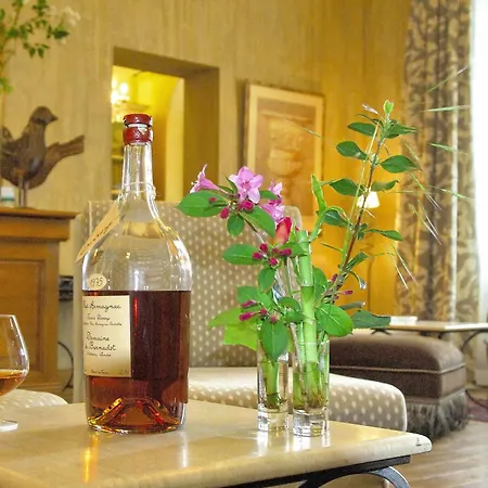 Logis - Restaurant Maison Claude Darroze מלון לנגון