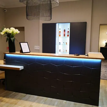 Logis - Restaurant Maison Claude Darroze Ξενοδοχείο