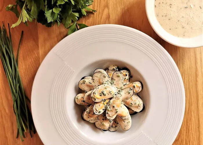 Logis - Restaurant Maison Claude Darroze Hotel 3*