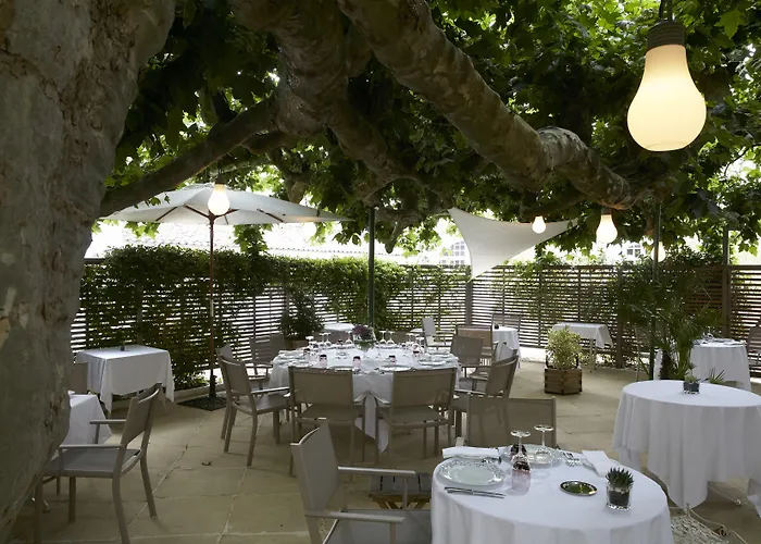 Logis - Restaurant Maison Claude Darroze Hotel