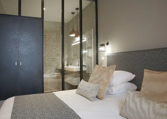 Hotel Logis - Restaurant Maison Claude Darroze 3*