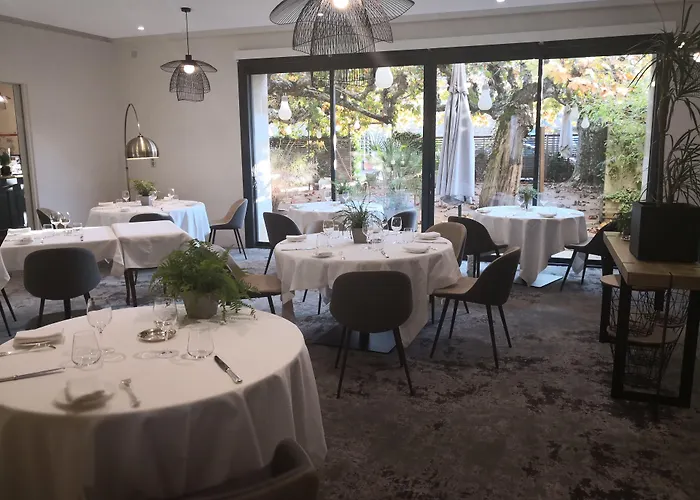 Logis - Restaurant Maison Claude Darroze Hotel 3*